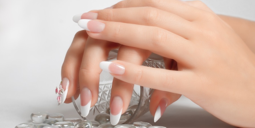 french-manicure